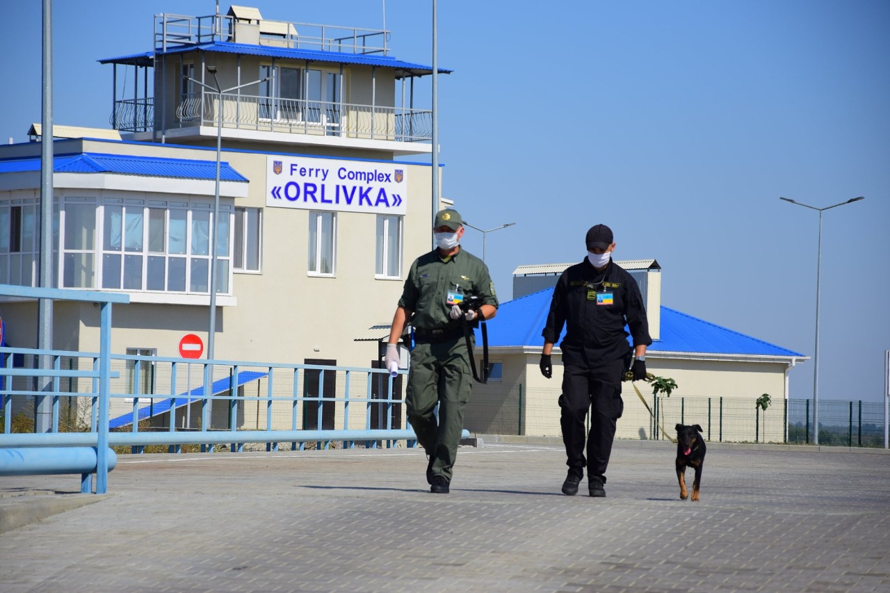 На кордоні з Румунією тимчасово закрили пункт пропуску через ворожу атаку безпілотників