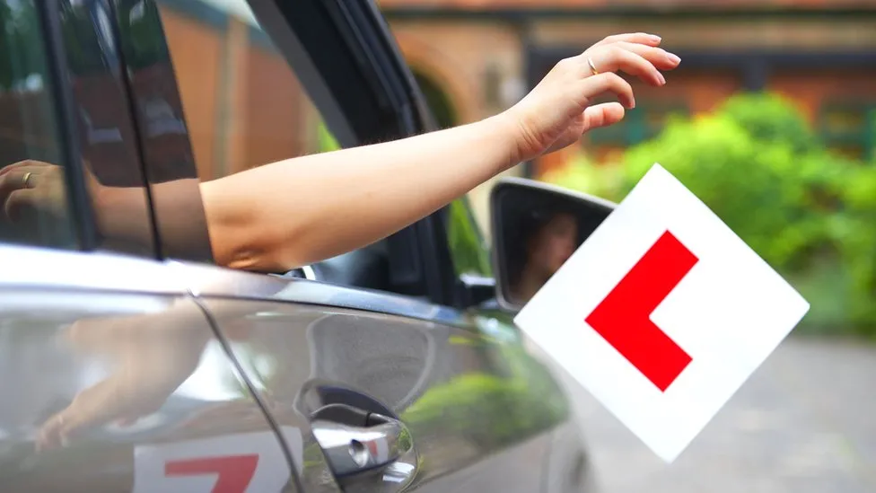 У Британії чоловік 59 разів провалив іспит в автошколі
