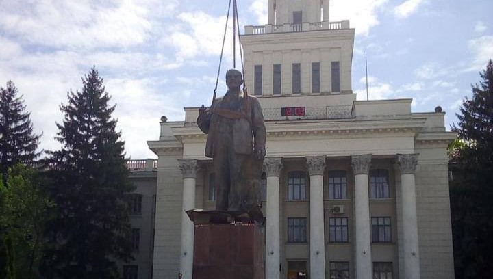 Пам'ятник леніну в Новій Каховці