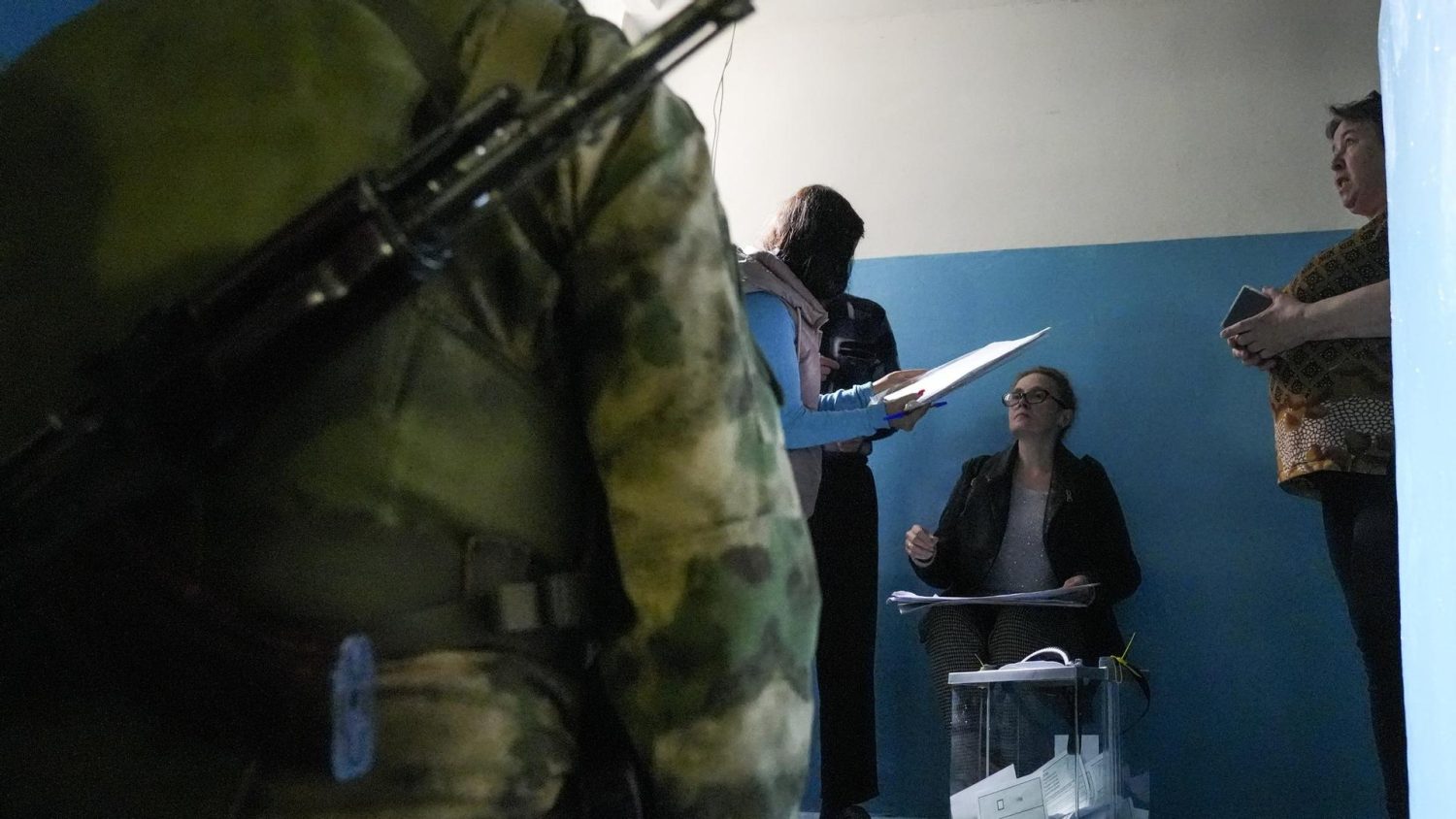 На окупованій Херсонщині викрадають людей, аби змусити голосувати на виборах рф