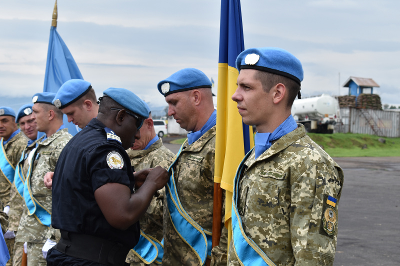 Зеленський повертає в Україну миротворців, які працюють в інших державах
