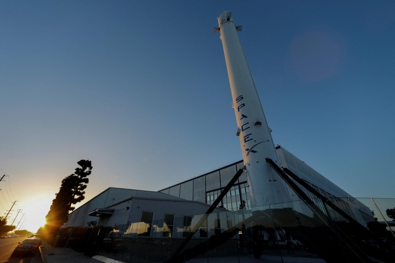 SpaceX будує шпигунську супутникову мережу для розвідувального агентства США