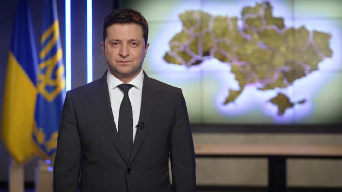 Здешевлення пального, податкові пільги та призов резервістів — Зеленський до українців