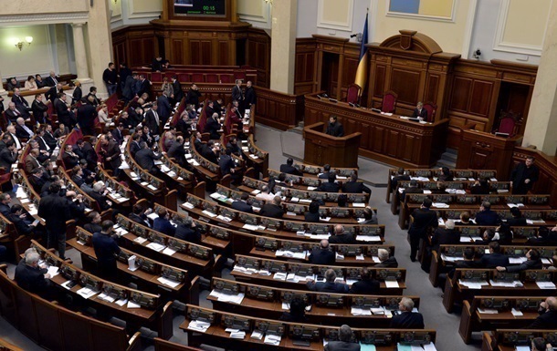 Дві третини українців вважають доцільним критикувати владу під час війни