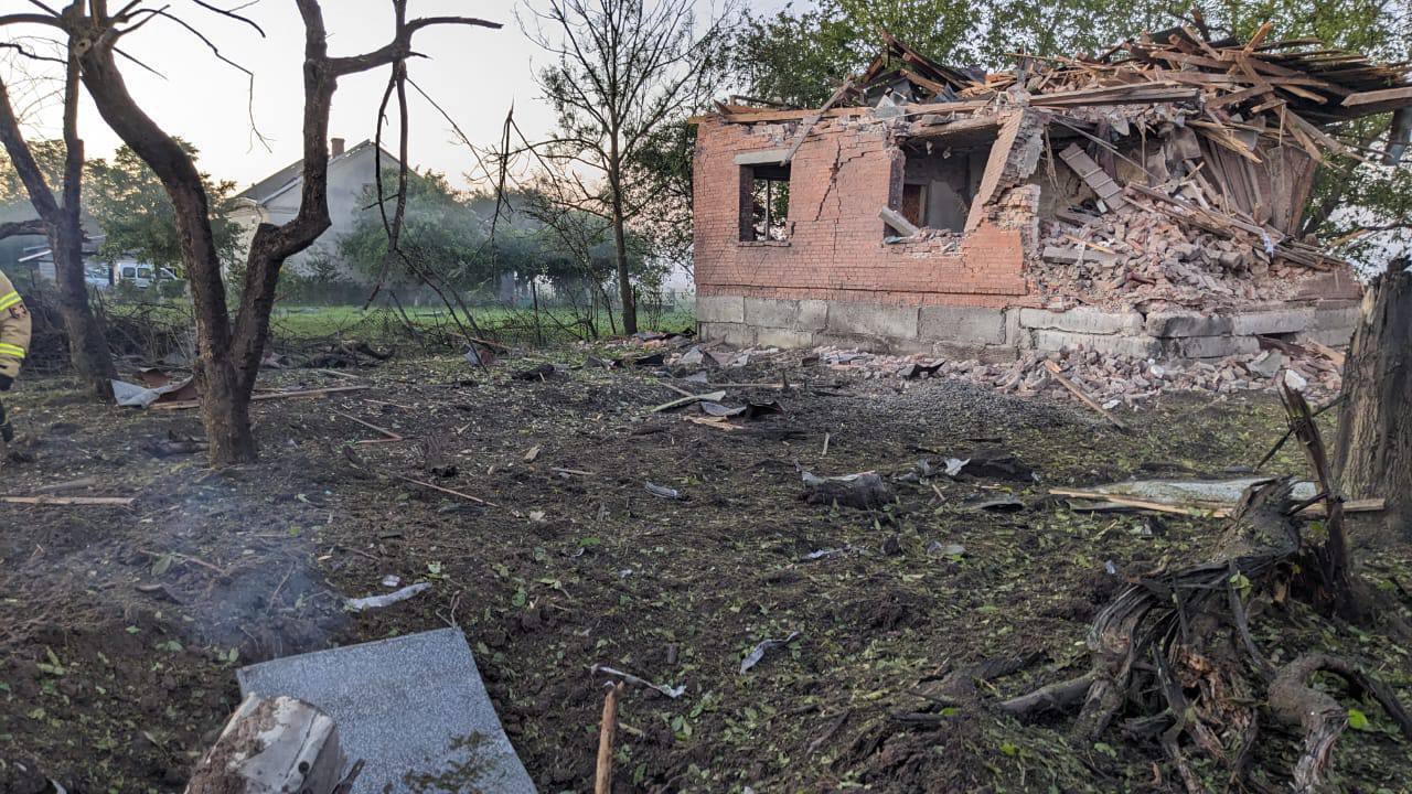 Зруйнований дитячий садок, троє загиблих: голови постраждалих ОВА розповіли про наслідки ракетних обстрілів