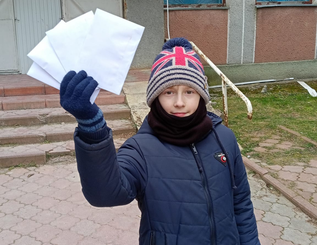 Школяр із Вінниччини продає насіння овочів та квітів на підтримку ЗСУ