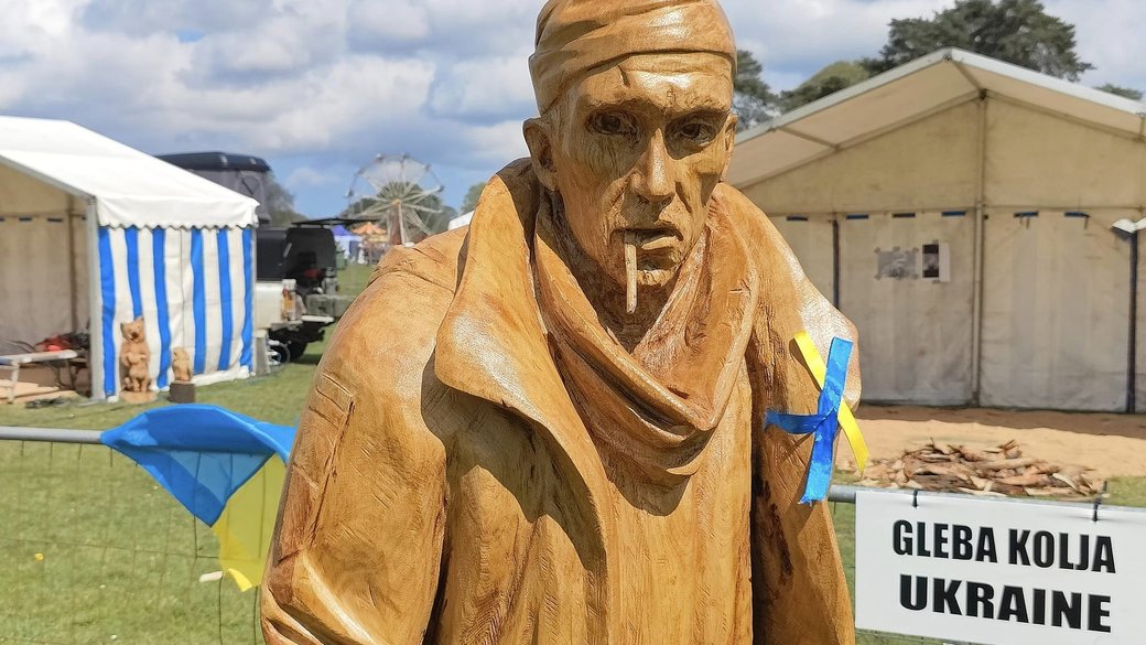 Закарпатський різьбяр створив скульптуру Героя України Олександра Мацієвського