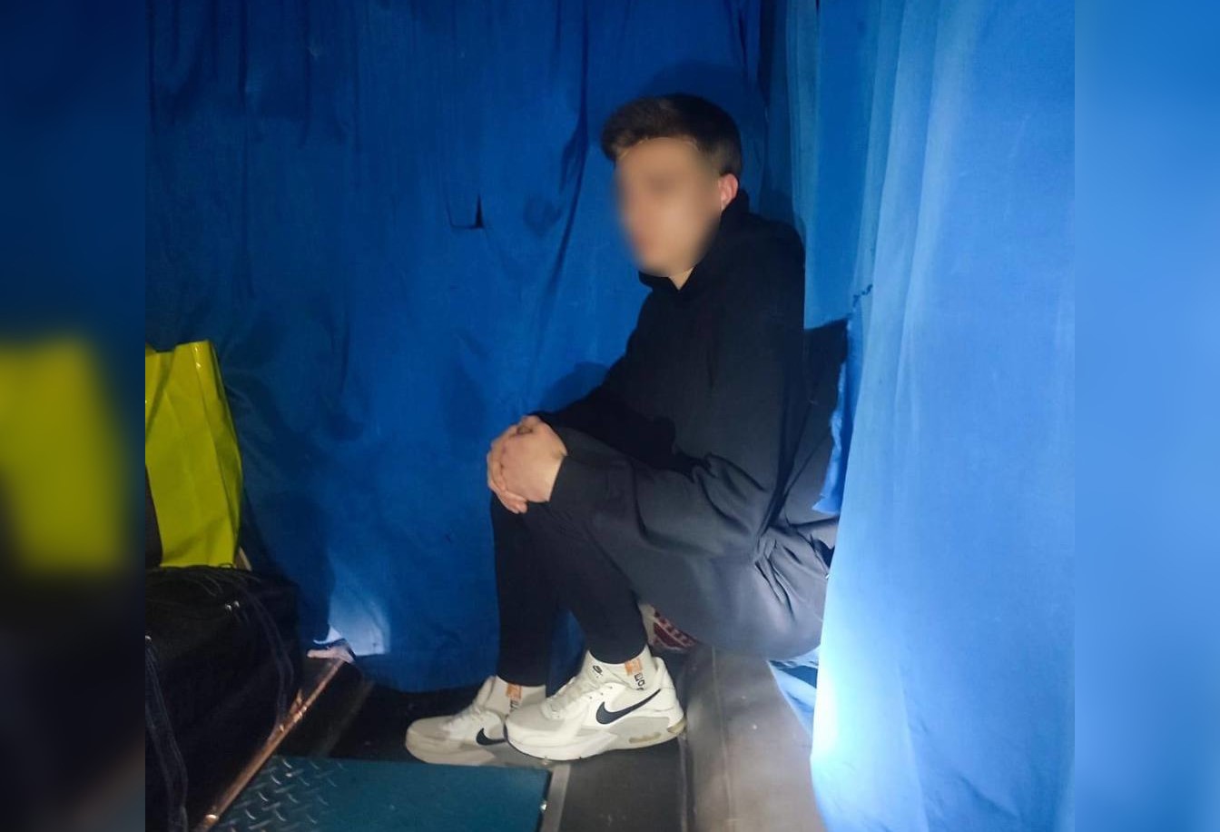 Понад 180 тисяч гривень за місце в багажнику: прикордонники затримали ухилянта