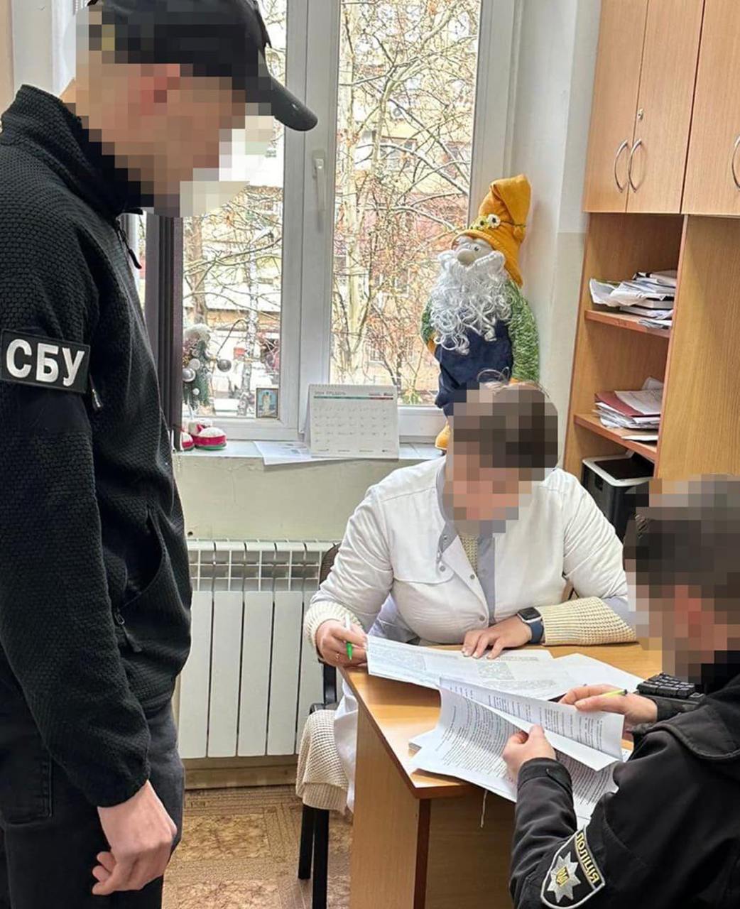 На Закарпатті лікарі допомагали чоловікам отримати фіктивну інвалідність